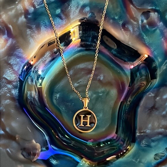 H Letter Necklace - Picture 3 of 4